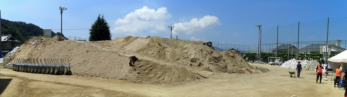 坂町土砂仮置き場の画像