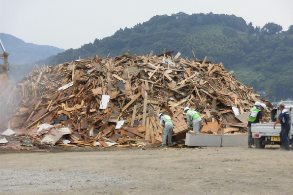 宇和島市大浦地区仮置き場(木材)の画像